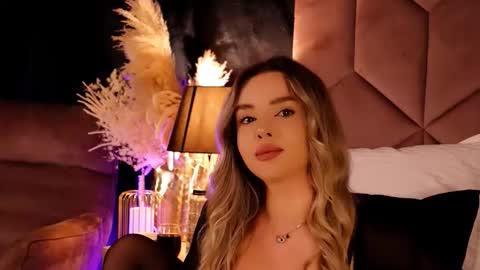 Snapshot of katjolie chatting on October 7, 5:54 pm KatJolie online show from October 7, 5:54 pm