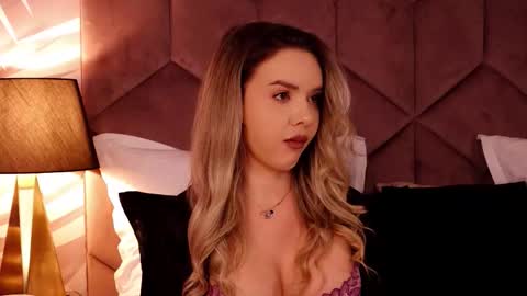 Snapshot of katjolie chatting on October 16, 7:59 pm KatJolie online show from October 16, 7:59 pm