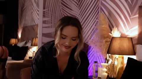 Snapshot of katjolie chatting on October 23, 7:45 pm KatJolie online show from October 23, 7:45 pm