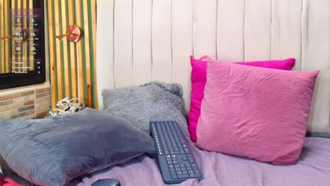 K A T L Y N  online show from February 8, 10:29 pm