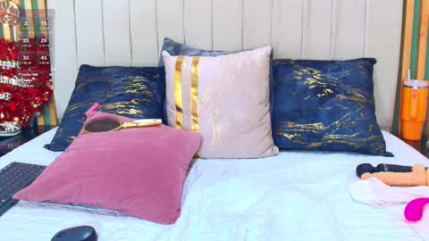 K A T L Y N  online show from February 16, 4:53 pm