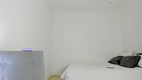 Follow me on instagram and twitter as correaktnees online show from February 27, 8:28 am