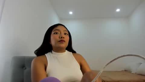 Follow me on instagram and twitter as correaktnees online show from October 9, 6:44 am