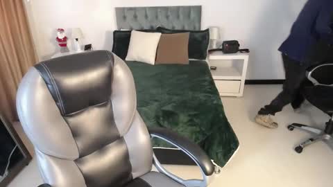 Katnia and Marcuz online show from December 11, 11:30 am