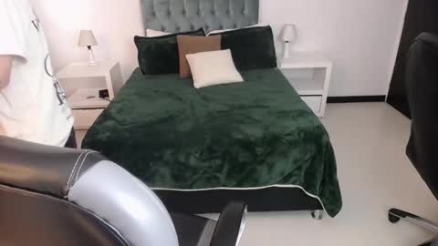 Katnia and Marcuz online show from January 9, 12:30 pm