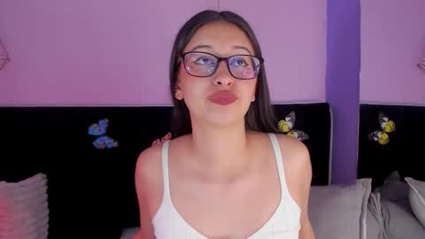 Snapshot of katniss_lovee_ chatting on February 19, 6:20 am .... Katniss .... online show from February 19, 6:20 am