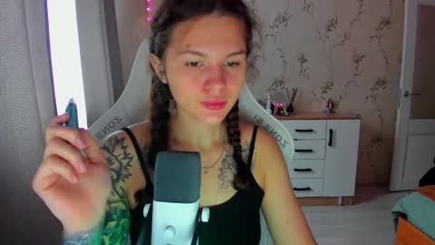 Snapshot of katrinasoul chatting on October 14, 7:09 am Katty online show from October 14, 7:09 am