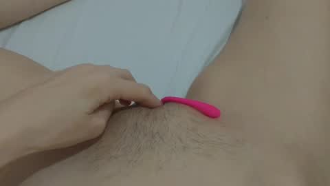 Snapshot of katrinna_arinna chatting on January 16, 1:58 am katrina dont forget to give me thumbs up online show from January 16, 1:58 am