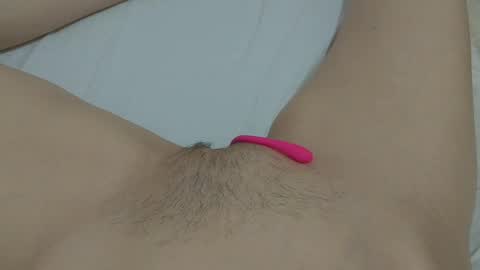 Snapshot of katrinna_arinna chatting on January 18, 10:17 am katrina dont forget to give me thumbs up online show from January 18, 10:17 am