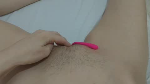 Snapshot of katrinna_arinna chatting on January 25, 3:30 am katrina dont forget to give me thumbs up online show from January 25, 3:30 am