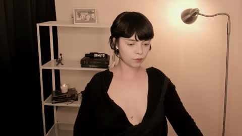 katsuro online show from October 16, 9:05 pm