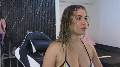Snapshot of katt_bdsm chatting on August 3, 6:44 pm Katt online show from August 3, 6:44 pm
