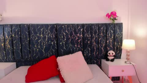 Snapshot of katte_landerr chatting on April 27, 1:20 pm Katte online show from April 27, 1:20 pm