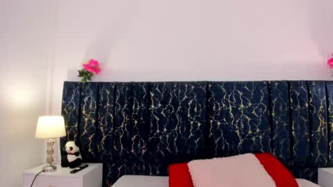 Snapshot of katte_landerr chatting on June 4, 1:17 pm Katte online show from June 4, 1:17 pm
