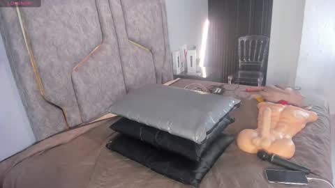 Snapshot of kattejordan chatting on March 7, 3:40 am Katerine online show from March 7, 3:40 am