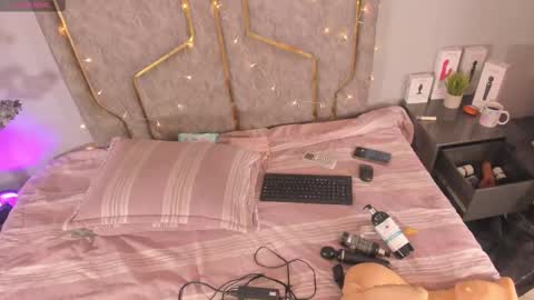 Snapshot of kattejordan chatting on September 10, 3:50 am Katerine online show from September 10, 3:50 am