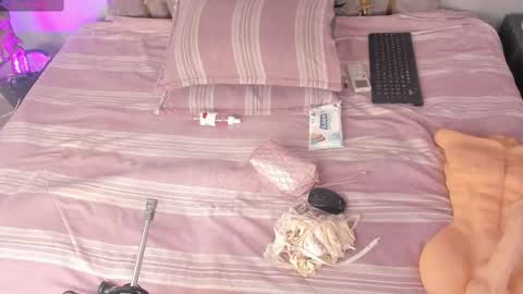 Snapshot of kattejordan chatting on October 5, 9:34 pm Katerine online show from October 5, 9:34 pm