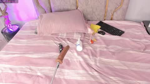 Snapshot of kattejordan chatting on October 8, 3:37 am Katerine online show from October 8, 3:37 am