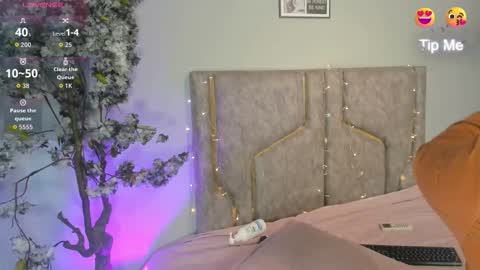 Snapshot of kattejordan chatting on November 4, 3:49 am Katerine online show from November 4, 3:49 am