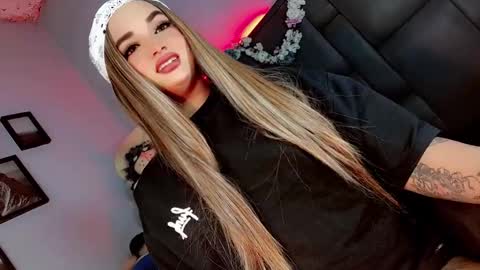 kattie_sweet_ online show from September 27, 10:15 pm
