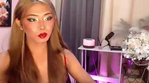 Snapshot of kattiecurrent chatting on November 8, 11:58 pm Saisy online show from November 8, 11:58 pm