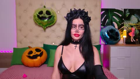 KattieSims online show from October 30, 6:30 pm