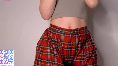 I dont know whats gonna happen today but my name is Katty and lets start being friends online show from October 25, 6:46 pm