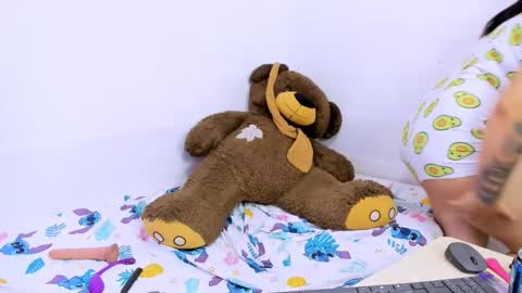 Snapshot of katty_mcry chatting on February 12, 2:24 am katty online show from February 12, 2:24 am