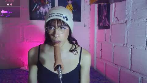 kattycat_ online show from December 5, 6:22 am