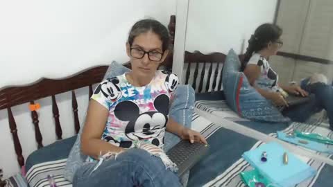 angel online show from January 10, 8:04 pm