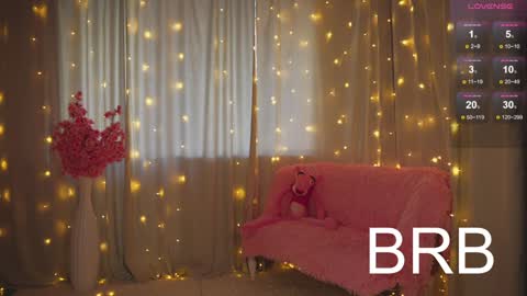 Snapshot of katy_ethereal chatting on December 6, 6:37 am Katy - online show from December 6, 6:37 am