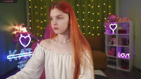 Snapshot of katy_ethereal chatting on October 12, 3:16 am Katy - online show from October 12, 3:16 am