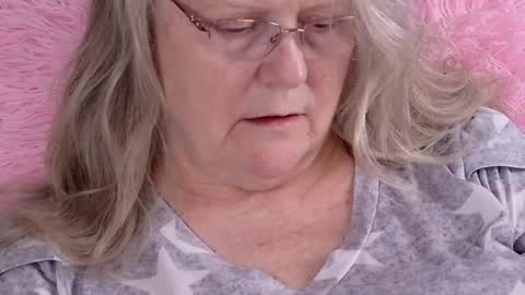 Snapshot of katy_nicole chatting on May 7, 12:27 am katy_nicole online show from May 7, 12:27 am