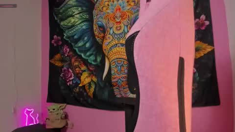 Snapshot of katy_simpsons chatting on November 1, 12:45 am katy simpsons online show from November 1, 12:45 am