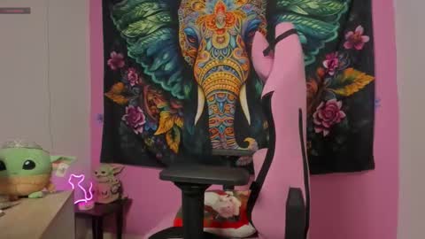 Snapshot of katy_simpsons chatting on December 15, 2:38 am katy simpsons online show from December 15, 2:38 am