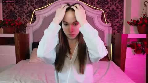 katy_st_james online show from February 1, 4:33 am