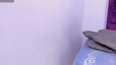 Snapshot of katybrowns chatting on December 3, 7:55 pm KATY online show from December 3, 7:55 pm