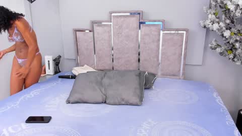 Snapshot of katybrowns chatting on December 5, 7:38 pm KATY online show from December 5, 7:38 pm