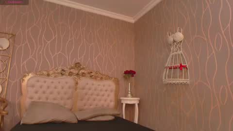 KATY online show from December 19, 6:04 pm