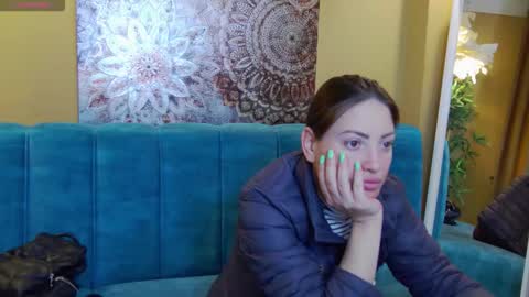 Snapshot of katylinee chatting on April 19, 4:23 am Katyline online show from April 19, 4:23 am