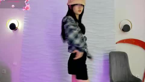 mai online show from December 5, 2:36 pm