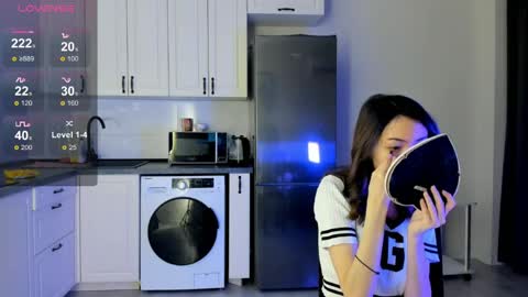 mai online show from April 24, 1:57 pm
