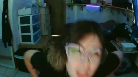 kawaiicvnt420 online show from November 18, 3:16 pm