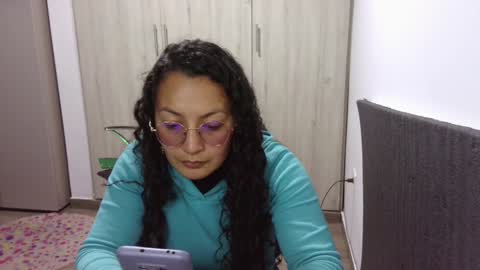 Snapshot of kawit1 chatting on December 3, 9:34 pm  Khawit  online show from December 3, 9:34 pm