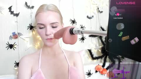 Snapshot of kaya_devis chatting on October 24, 5:59 am KAYA online show from October 24, 5:59 am