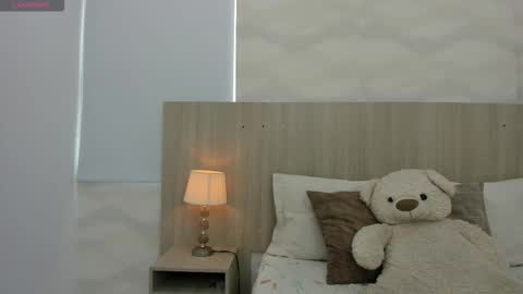   online show from October 20, 11:32 am