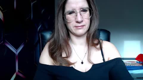 Snapshot of kayalips chatting on December 7, 8:11 am KayaLips online show from December 7, 8:11 am