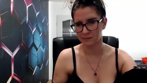 Snapshot of kayalips chatting on December 11, 9:45 pm KayaLips online show from December 11, 9:45 pm