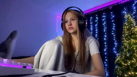 Amia online show from January 15, 5:27 pm