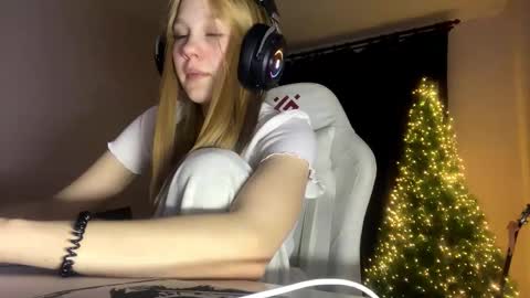 Amia online show from February 4, 6:14 pm